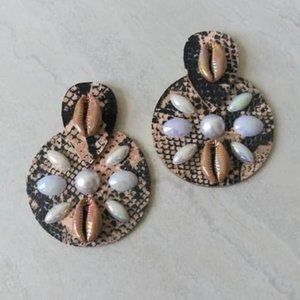 Sabella Tribal Wood Snake Skin Print Stud Earrings